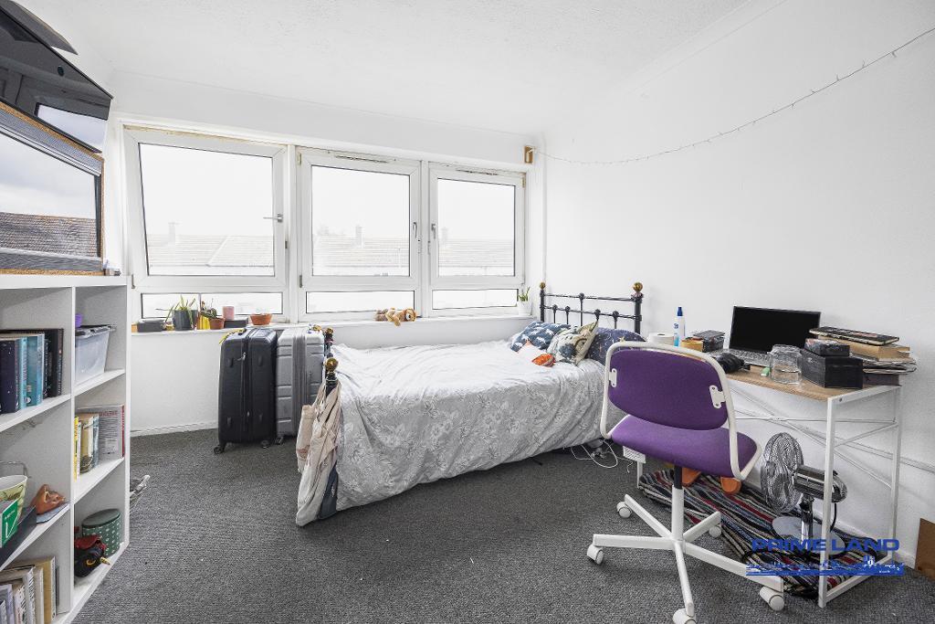 Alderman Avenue, Barking, London, IG11 0LS